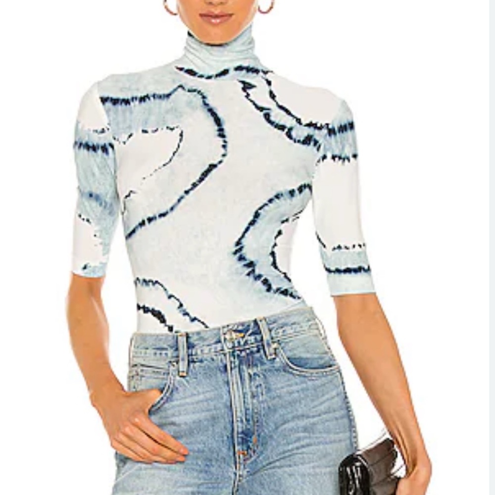 Norma Kamali Slim Fit Turtle Top - Picture 1 of 3